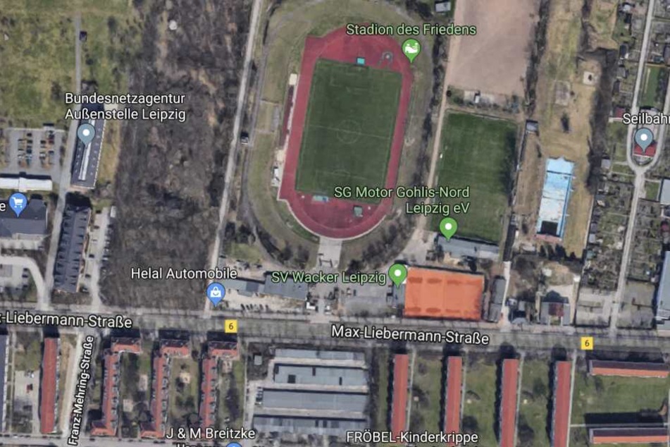 Die Tat ereignete sich auf der Max-Liebermann-Straße in Leipzig-Gohlis-Nord, auf Höhe des Stadions des Friedens.