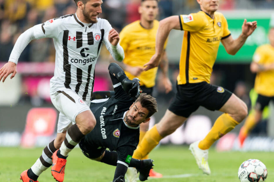 Dimitrios Diamantakos legte sich den Ball an Dynamo-Schlussmann Patrick Wiegers vorbei und schob zum zwischenzeitlichen 1:1-Ausgleich ein.