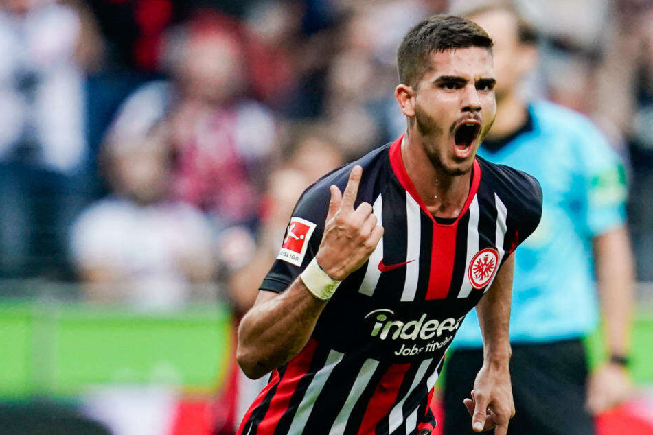 André Silva freut sich über seinen ersten Bundesliga-Treffer.