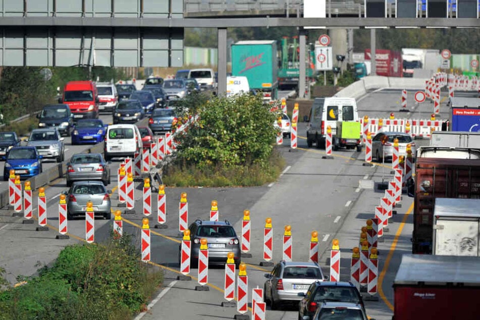 Wo gebaut wird, sorgen die Baustellen auf den NRW-Autobahnen häufig für Stau.