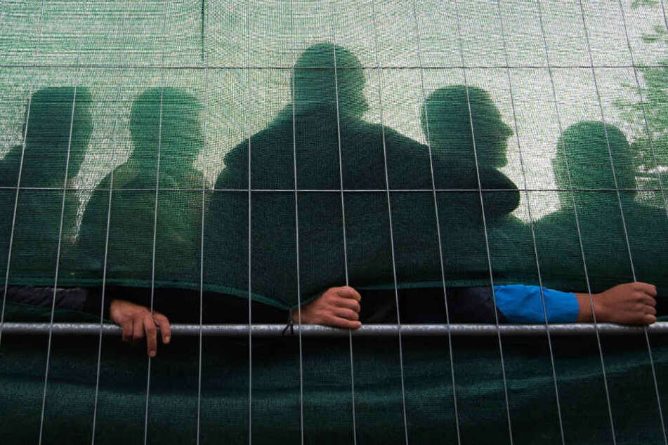 Die Angreifer sollen zwar Landsmänner, aber keine Bewohner der Einrichtung gewesen sein.