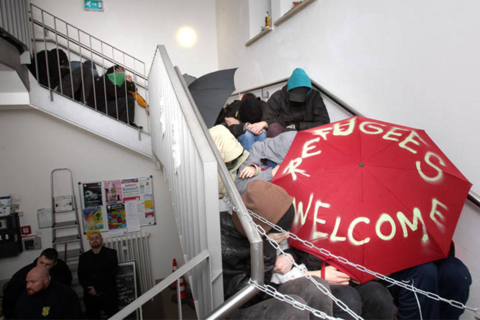 Die Demonstranten besetzten das Treppenhaus vom "Haus unter den Linden".