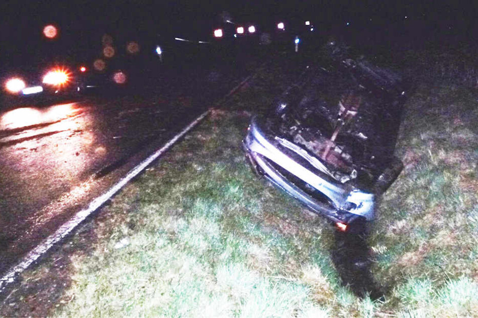 Der Peugeot überschlug sich in einer Linkskurve. Der Wagen wurde abgeschleppt.
