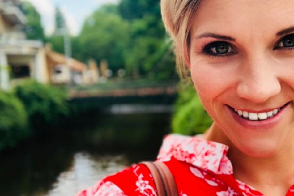 Dass weibliche Stars kritisiert werden, wenn sie Outfits mehrfach tragen, findet Anna-Maria nicht in Ordnung.