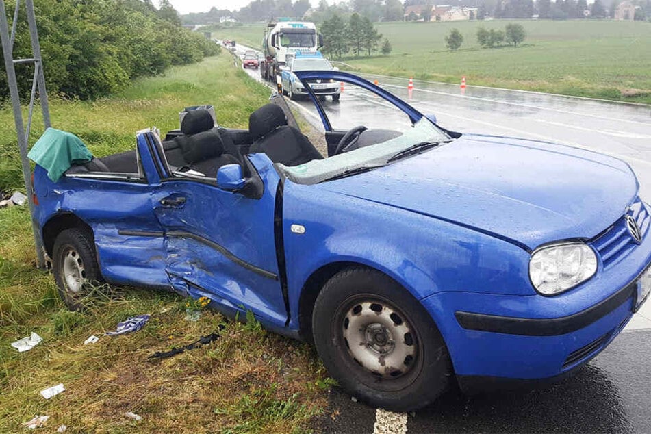 Der VW wurde komplett zerstört.
