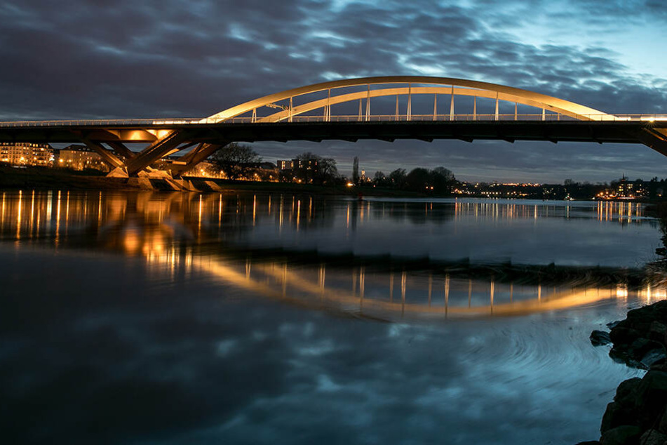 Die Waldschlösschenbrücke in voller Pracht: Wider Erwarten gibt es keine Einbußen im Besucherstrom zu verzeichnen, seit dem Bau der Brücke.