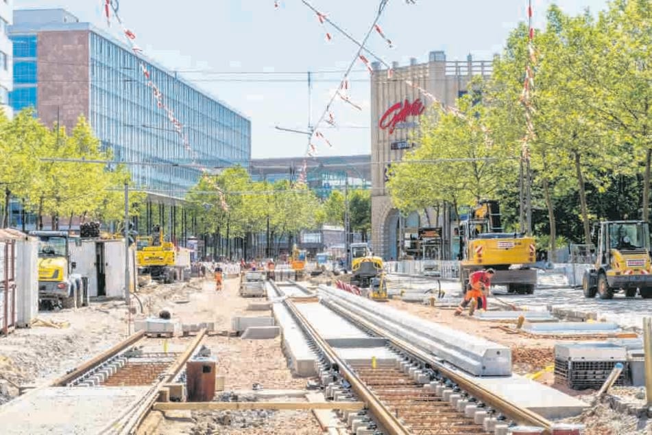 Seit März wird zwischen Rotem Turm und Zentralhaltestelle an den Gleisen für
den Citylink gebaut.