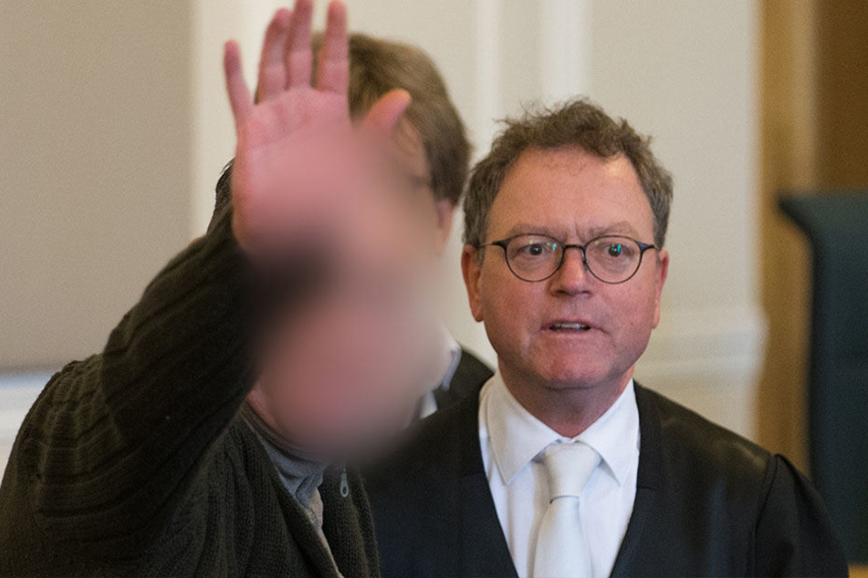 Der Angeklagte ließ sich von seinem Anwalt Thomas Klein vertreten.