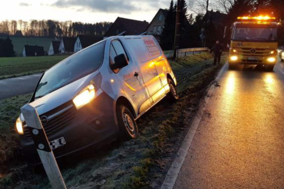 In OWL kam es zu zahlreichen Glätte-Unfällen, wie hier auf der Dornberger Straße in Bielefeld.