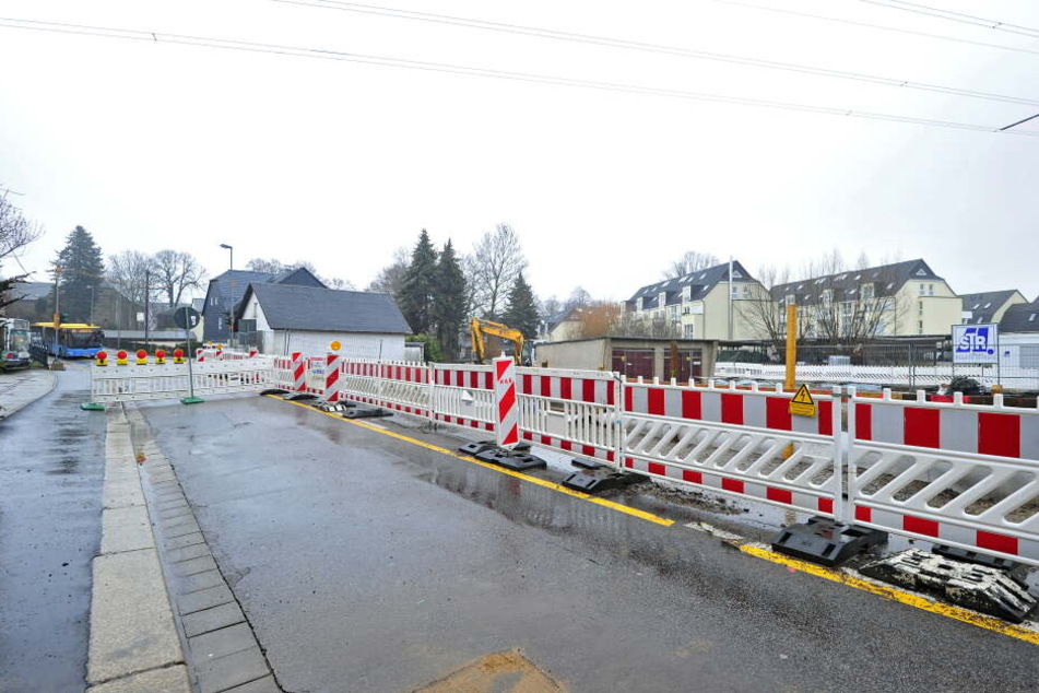 Im Januar sackte die Fahrbahn der Limbacher Straße nach einem Wasserrohrbruch ab.