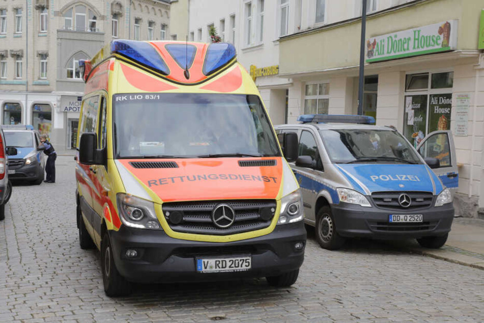 Der Besitzer und zwei Mitarbeiter wurden bei der Attacke verletzt.
