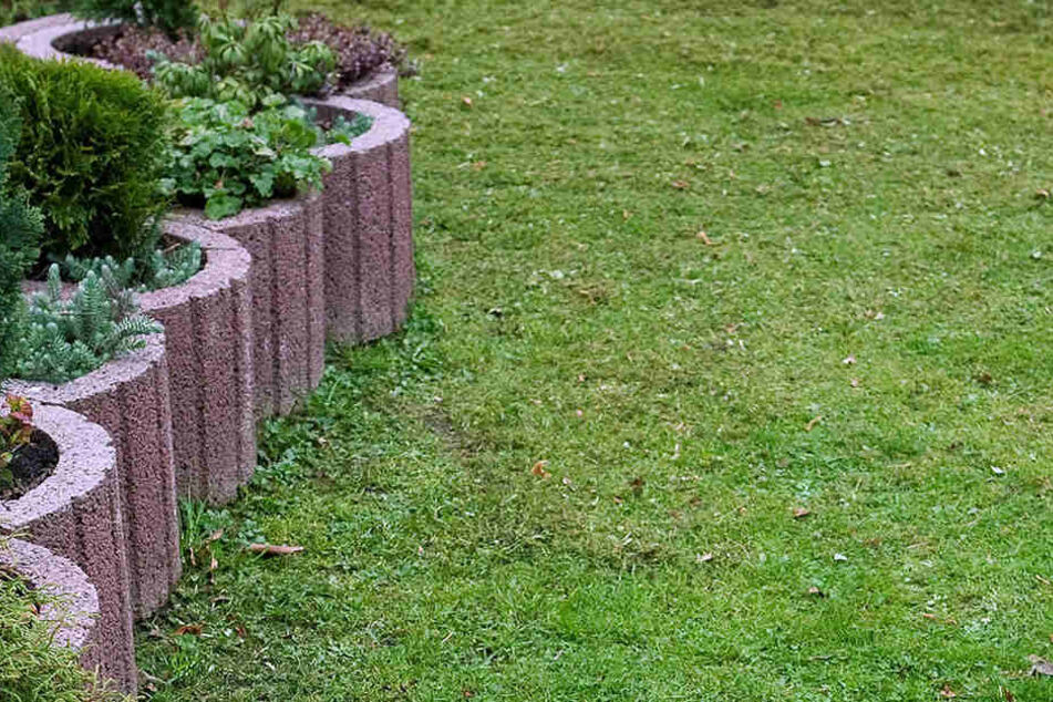 Er meldete den grausigen Fund in seinem Garten selbst der Polizei. (Symboldbild)