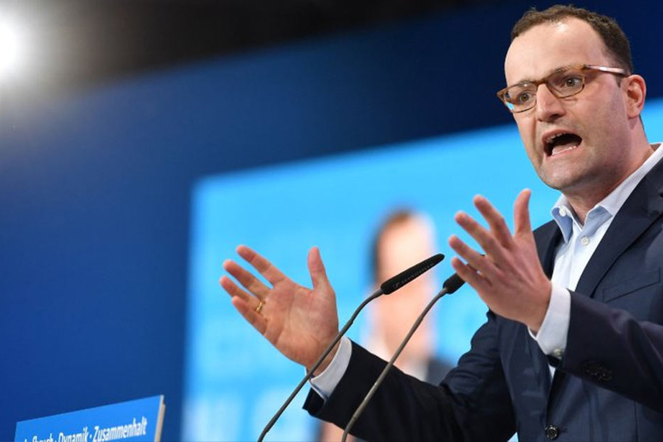 Jens Spahn (38, CDU) hat mit seiner Hartz-IV-Aussage eine neue Diskussion über die Angemessenheit der Hartz-IV-Beträge entfacht.