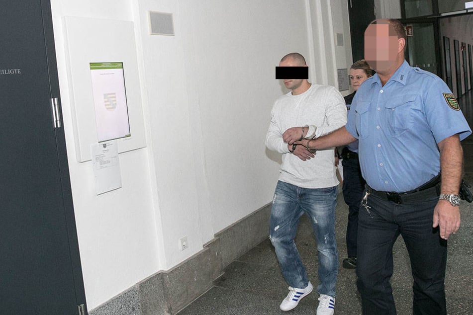 Ein Schokodieb! Der Angeklagte Daniel J. (36) am Freitag am Dresdner Amtsgericht.