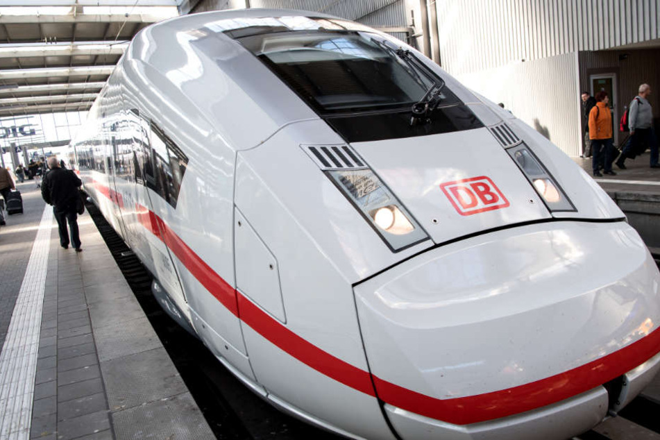 Die neuen Schnellzüge der Deutschen Bahn sind ganz schön flott unterwegs.