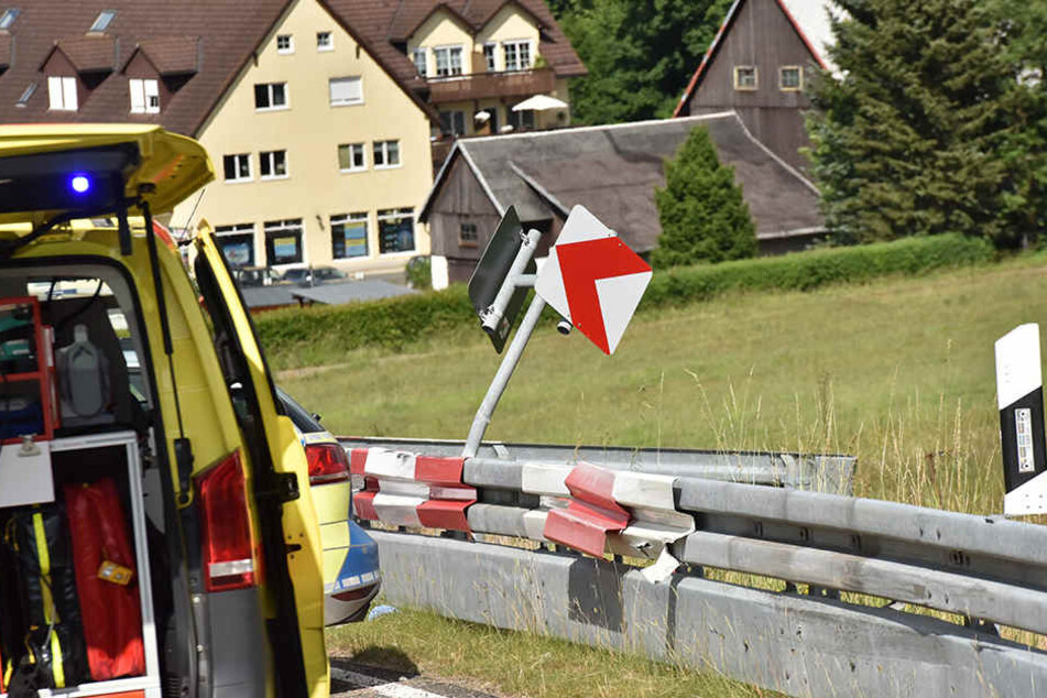 In einer steilen Kurve in Richtung Geising verlor der Biker die Kontrolle über sein Motorrad.
