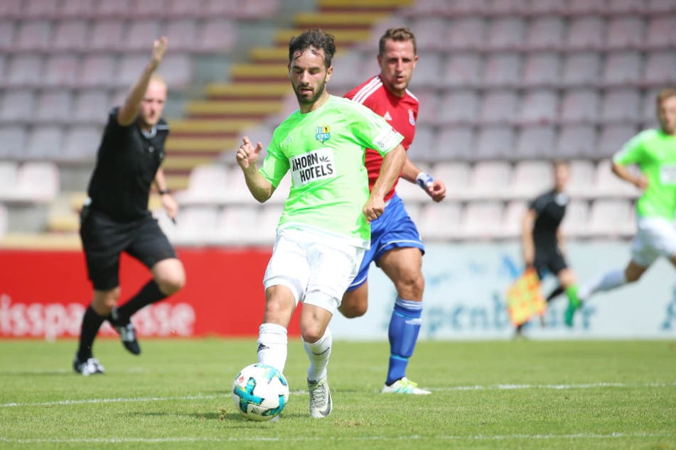 Okan Aydin (Chemnitz) gegen Ulrich Taffertshofer (Unterhaching).