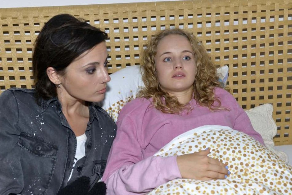 Jule mit ihrer Halbschwester Anni.