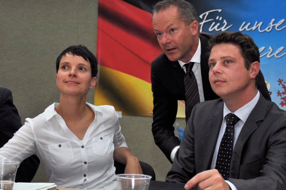 Stephan Reuken (re.) neben Frauke Petry am 26.08.2016 im Anklamer Volkshaus (Mecklenburg-Vorpommern).