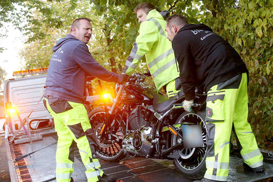 Die Polizei beschlagnahmte mehrere Motorräder.