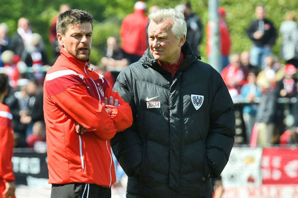 Torsten Ziegner (l.) war bedient, Münster-Coach Benno Möhlmann konnte lächeln.