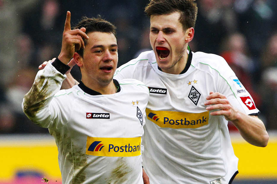 Spielte seit er sieben Jahre alt war für Borussia Mönchengladbach, feierte dort am 1. April 2012 mit 18 Jahren sein Bundesliga-Debüt und absolvierte insgesamt 28 Spiele für die erste Mannschaft der "Fohlen".