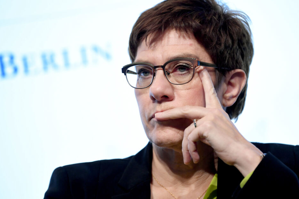 Die CDU-Chefin Annegret Kramp-Karrenbauer muss sich vor dem Bundesparteitag in Leipzig viel Kritik gefallen lassen.