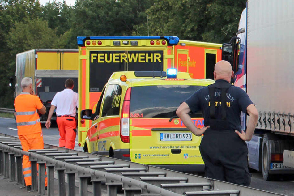 Die A10 musste in Richtung Magdeburg von drei auf eine Fahrspur verengt werden. (Symbolbild)