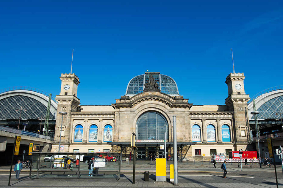 Am Dresdner Hauptbahnhof soll bald das erste Fahrradparkhaus in Sachsen entstehen!