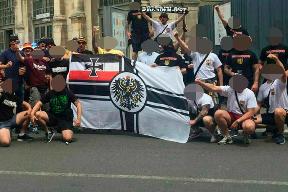 Unter den Gefährdern soll ein Hooligan gewesen sein, der bereits auf dem Weg nach Frankreich gestoppt wurde.