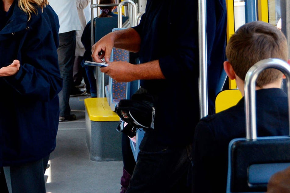 Fahrkartenkontrolleure müssen häufig nicht nur faule Ausreden ertragen (Symbolbild).