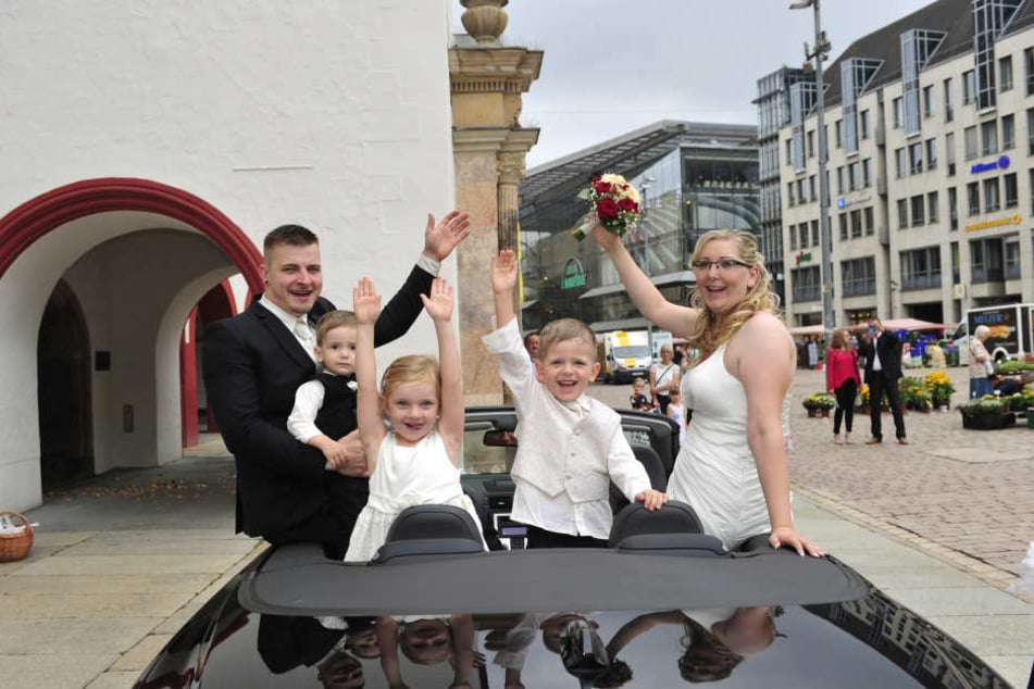 Tage wie der 18.8.2018 sind beliebt bei Ehepaaren. Auch Susann (31) und Martin Böhm (30) mit ihren Kindern Luke (1), Julia (4) und Ben (4) heirateten an diesem "Runden".