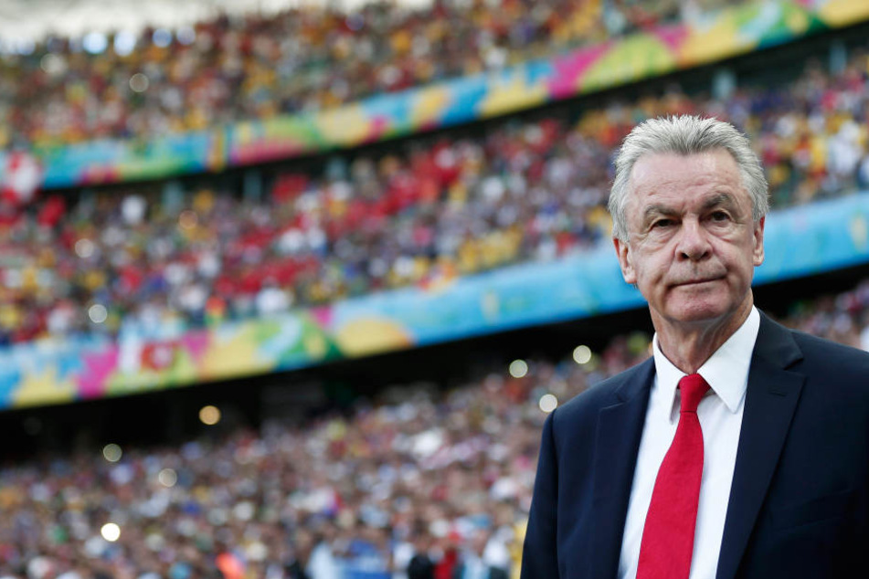 Ottmar Hitzfeld holte mit Borussia Dortmund (1995 und 1996) und dem FC Bayern (1999-2001, 2003 und 2008) insgesamt sieben Mal die Deutsche Meisterschaft.