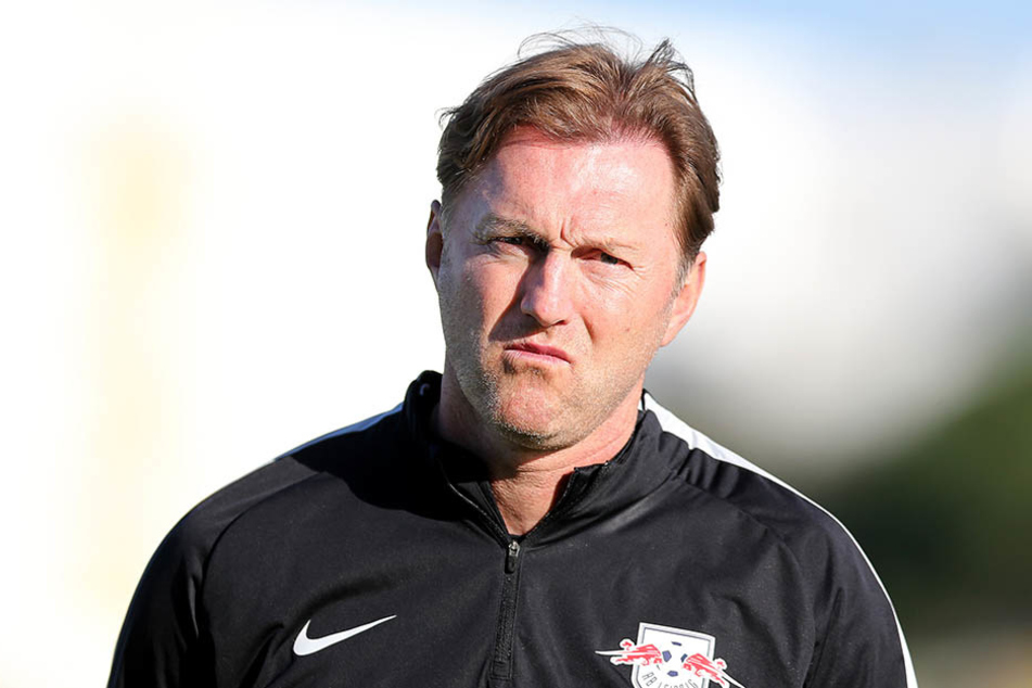 Leipzigs Cheftrainer Ralph Hasenhüttl schaute während dem Spiel nicht gerade optimistisch.