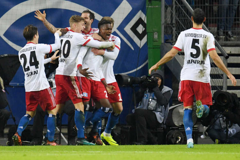 Unter anderem werden die Spieler vom Hamburger SV untersucht.