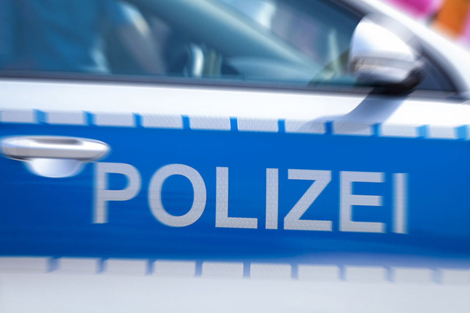 Die Polizei in Köln sucht drei gewalttätige Schläger.