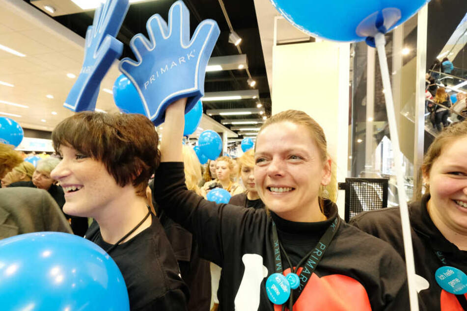 Primark-Mitarbeiter bei der Eröffnung in Leipzig im April 2016.