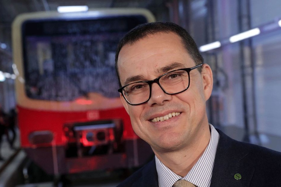 S-Bahn-Chef Peter Buchner kündigte ein Milliardenprogramm für mehr Sicherheit in den Zügen an.