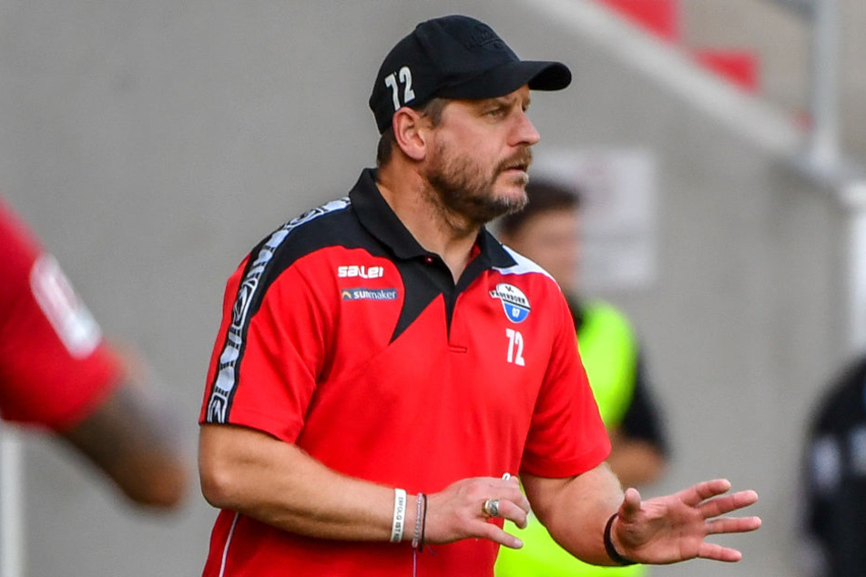 Im Spiel gegen Union Berlin will Steffen Baumgart (46) auf Sebastian Vasiliadis (21) setzen.