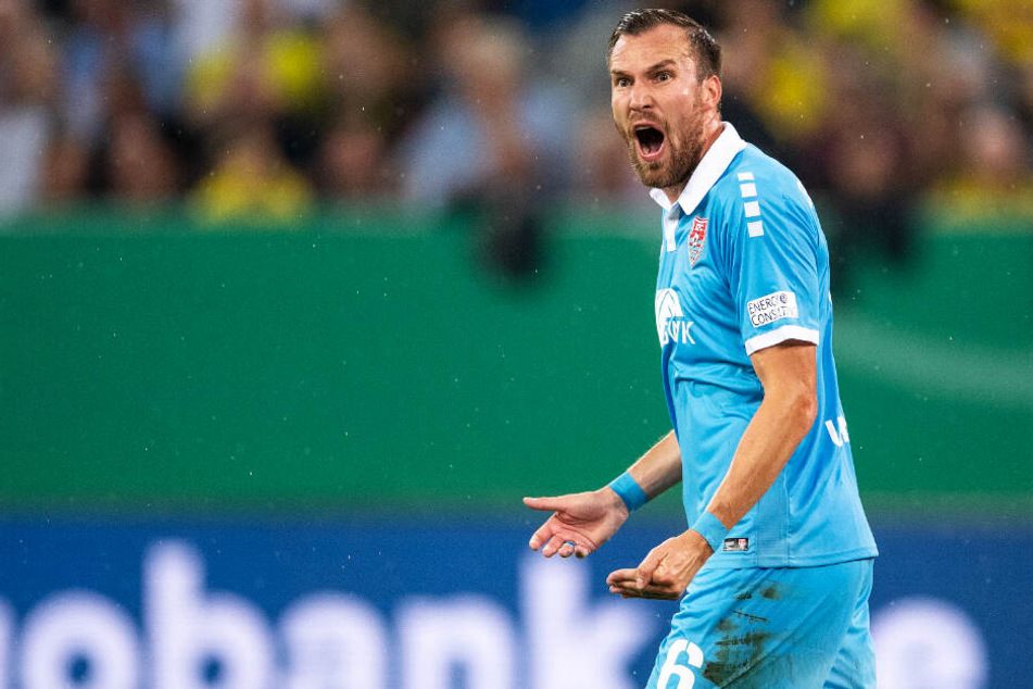 Kevin Großkreutz spielt nicht nur beim KFC Uerdingen, sondern trainiert auch den Bezirksligisten Türkspor Dortmund.