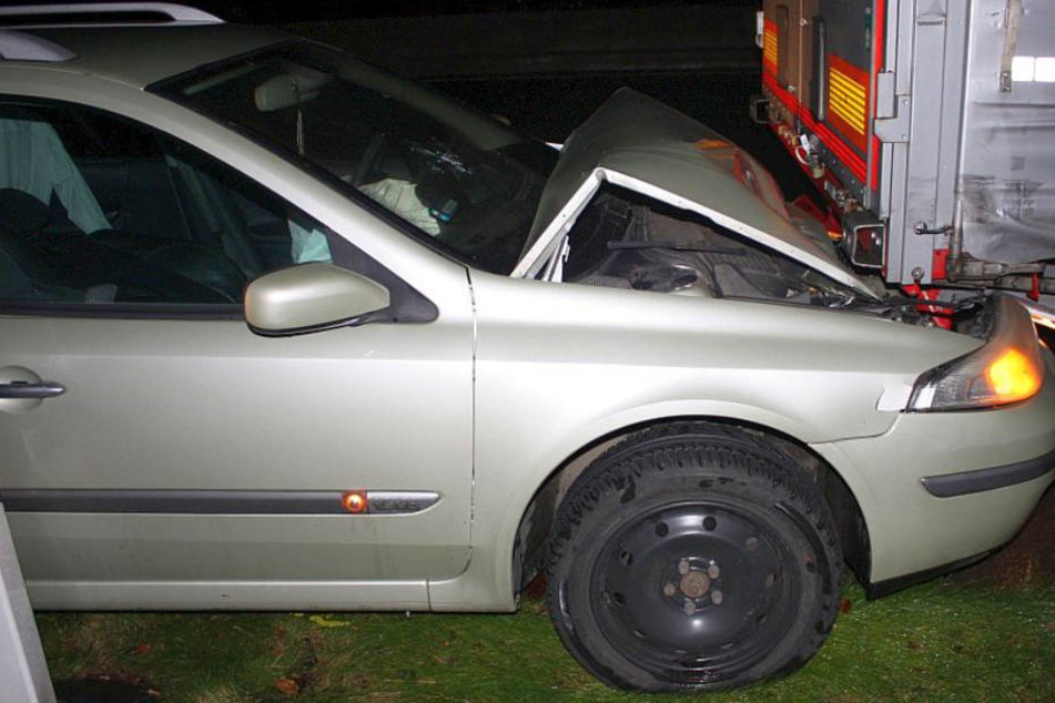 Aus diesem Fahrzeug rollte der Fahrer kurz nach dem Aufprall auf die Straße.