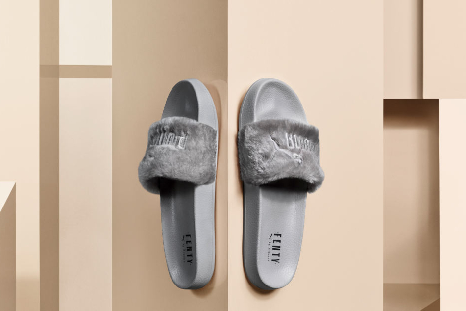 Diese mit Kunstfell besetzten Badeschlappen soll Dolce & Gabanna kopiert haben.