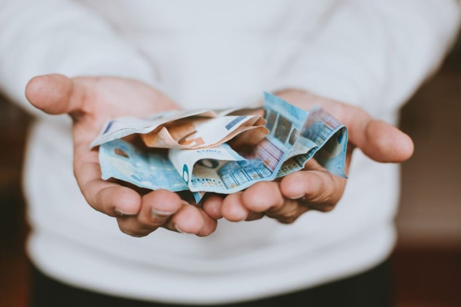 Durch Kredite und direkte Bezahlung lässt sich mitunter Geld sparen.