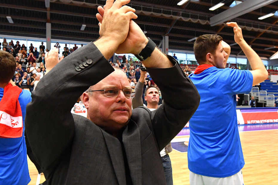 Titans-Trainer Steven Clauss sieht eine klare Chance für einen Sieg gegen die Merlins.