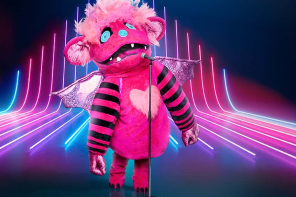 Wer sich wohl hinter dem pinkfarbenen Monster bei "The Masked Singer" verbirgt.