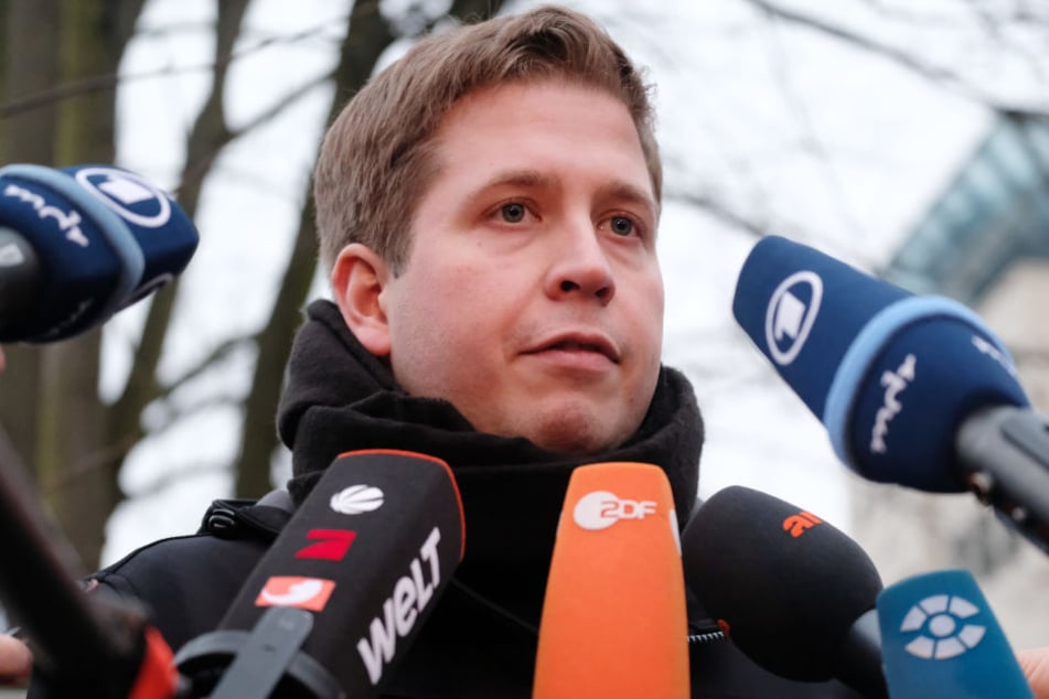 Vor der Diskussionsveranstaltung in der Leipziger Südvorstadt spricht Juso-Chef Kevin Kühnert offen aus, was er von der Personaldebatte der letzten Tage hält: nichts.