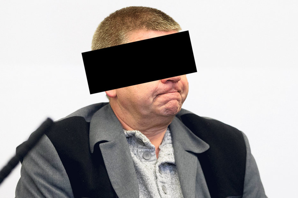 Das Ende einer Karriere im
Vollzugsdienst: Schließer Ricardo
F. (52) muss hinter Gitter.