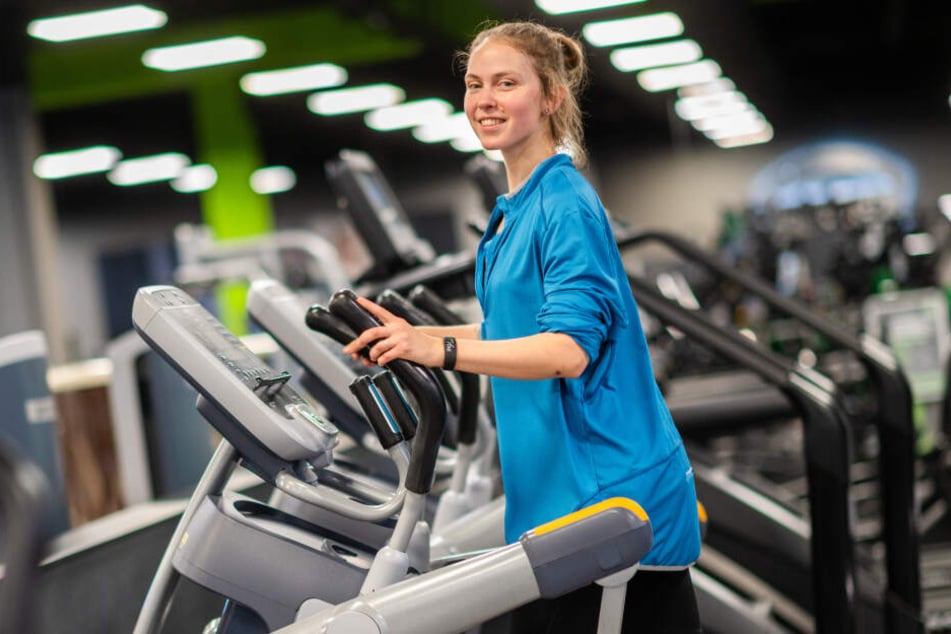 Alanna (30) startete schon am Neujahrstag ihr Training im Fitnessstudio "Fit 1".