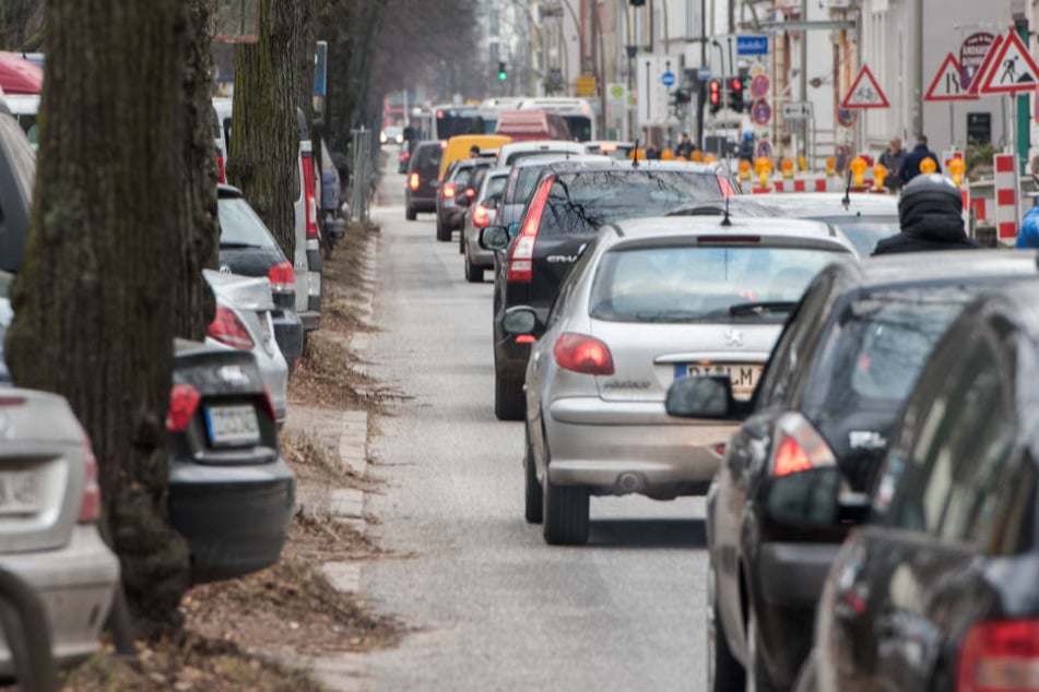In Leipzig sollen Dieselfahrer auch weiterhin ungestört auf den Straßen unterwegs sein. (Symbolbild)