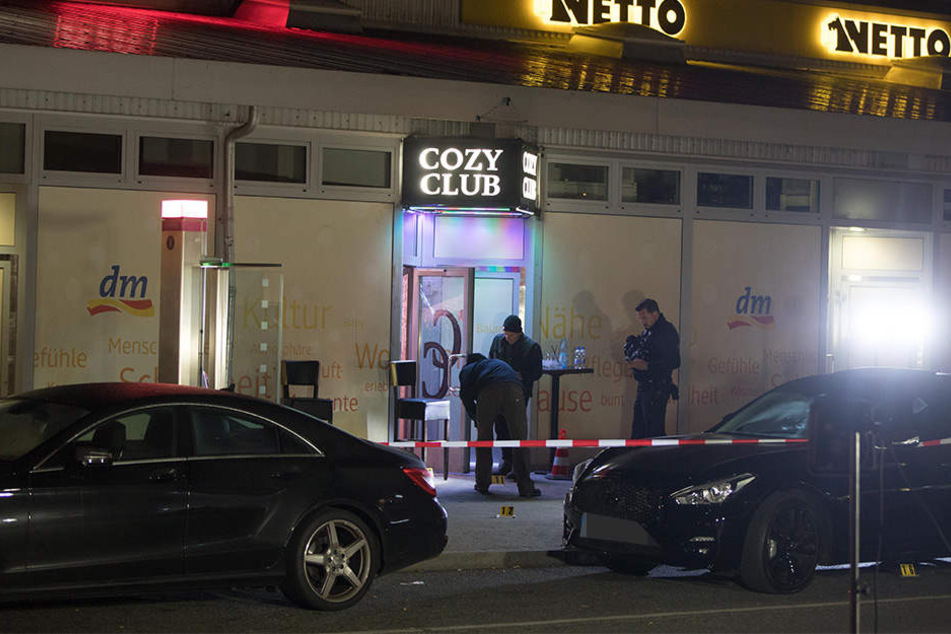 Vor einer Berliner Disko gab es Schüsse, eine Person starb.